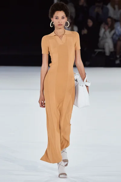 Look 14